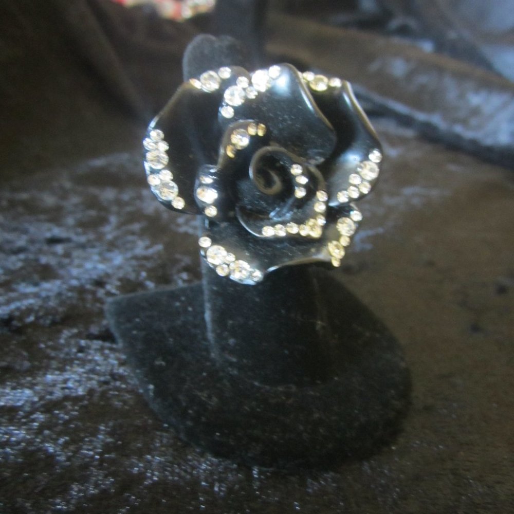 Black Rose Crystal Embellished Ring SZ 6.5